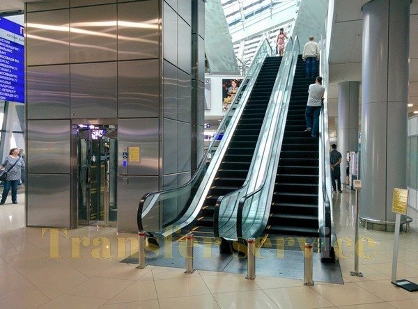 Фотография эскалатора Международного аэропорта Минск