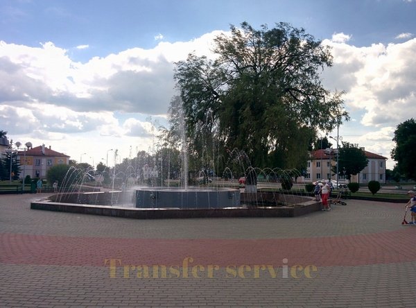 Фотография Центральной площади в городе Ивацевичи, Брестской области, Беларусь