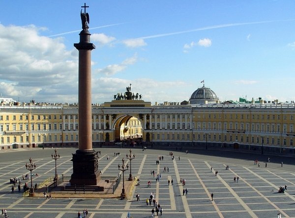 Фотография Дворцовой площади в Санкт-Петербурге