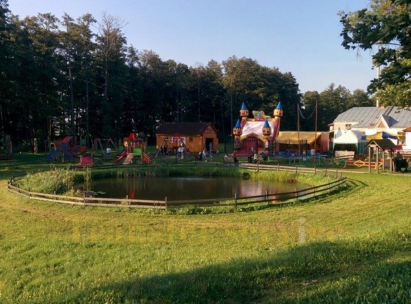Детская площадка в Несвижском замке